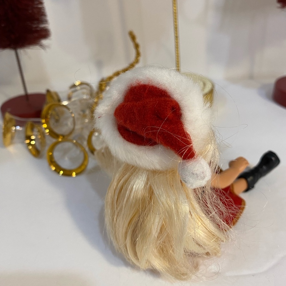 Barbie’s Vintage Kelly Christmas Doll - Picture 7 of 16